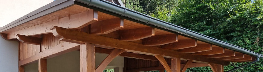 Pergola czy wiata drewniana – czym się różnią i co wybrać?